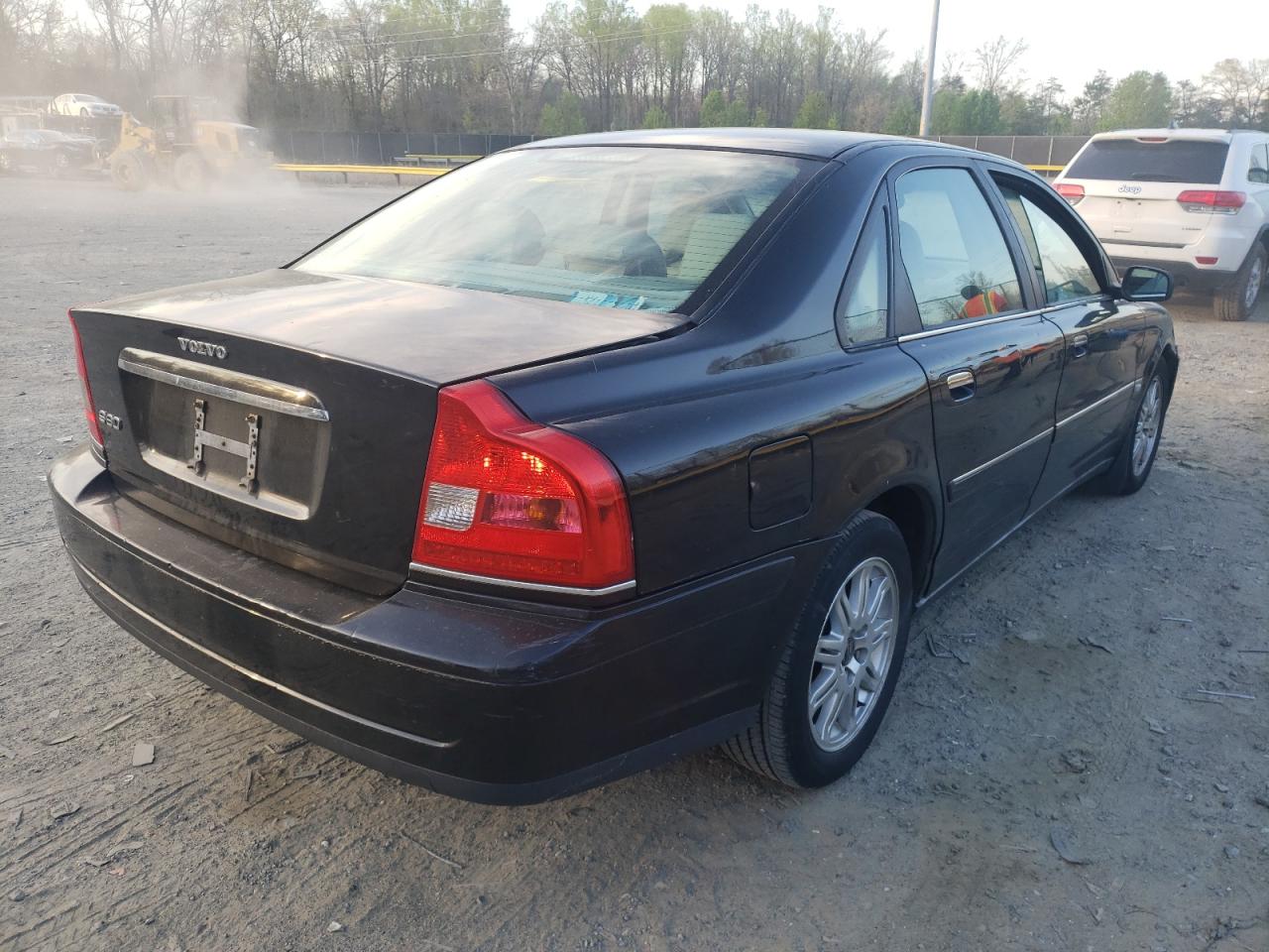 Photo 4 from auction – 2005 VOLVO S80 2.5T with VIN YV1TS592351405984