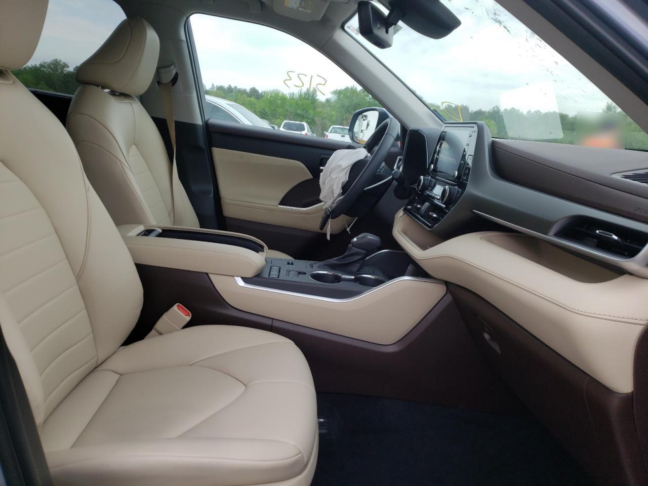 Photo 5 from auction – 2022 TOYOTA HIGHLANDER with VIN 5TDGZRAH2NS092536