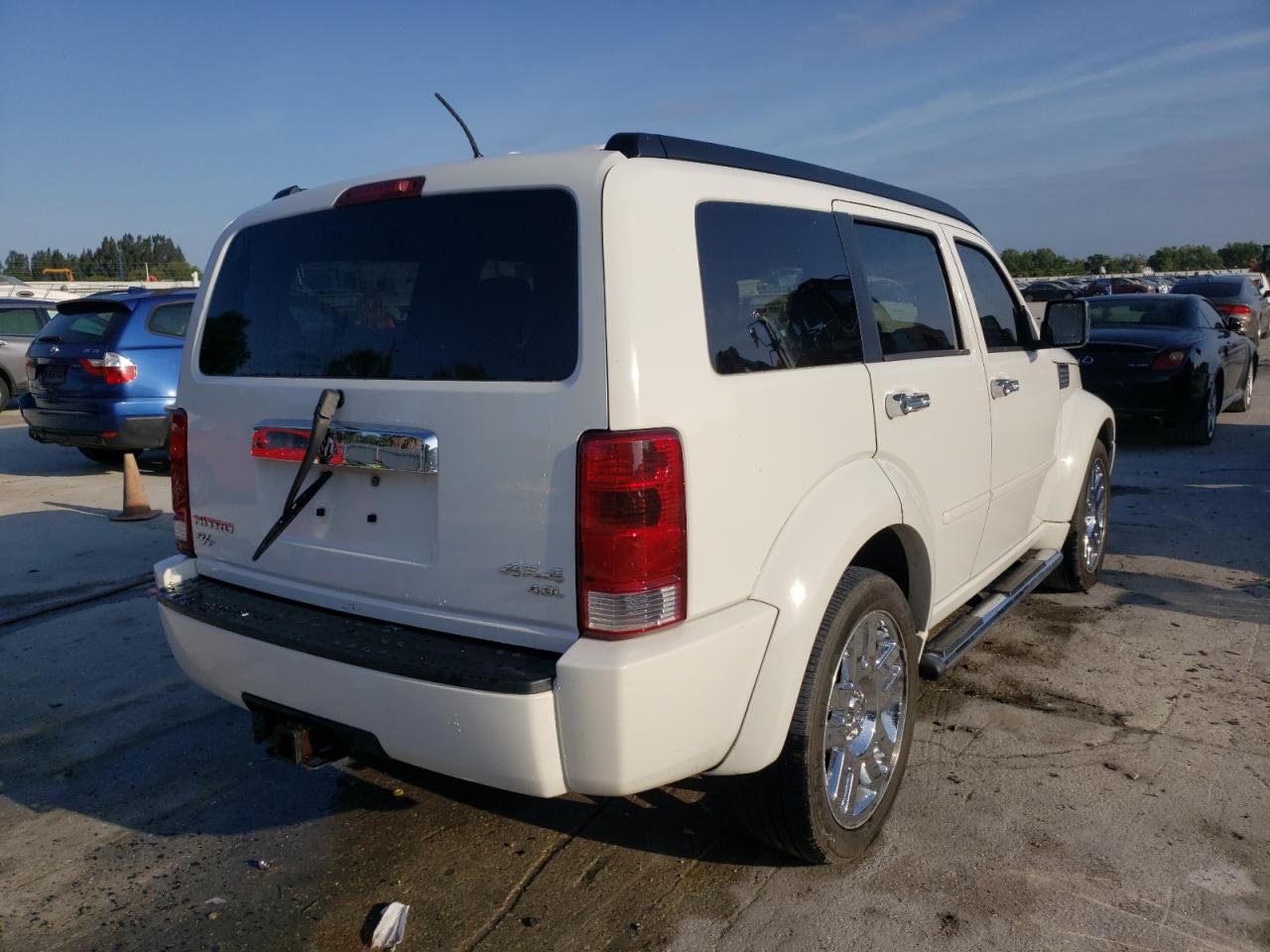 Photo 4 from auction – 2007 DODGE NITRO R/T with VIN 1D8GU58677W678021
