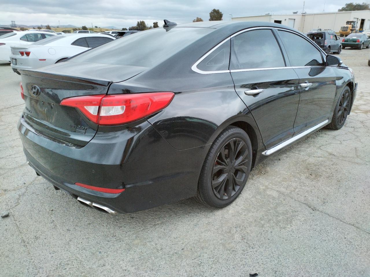 Photo 4 from auction – 2015 HYUNDAI SONATA SPO with VIN 5NPE34AB7FH248732
