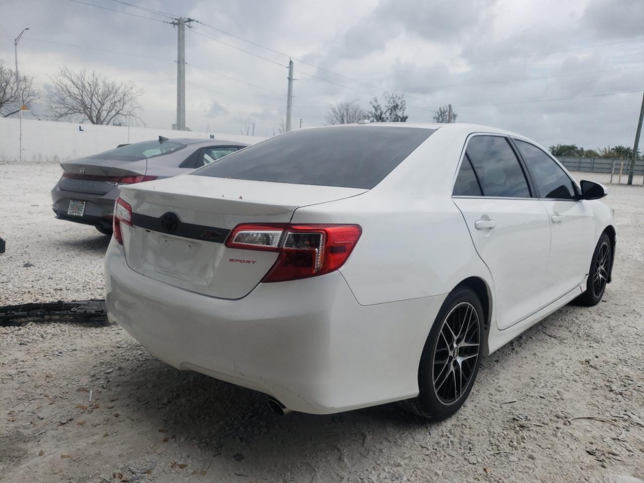 Photo 4 from auction – 2014 TOYOTA CAMRY L with VIN 4T1BF1FK9EU410149