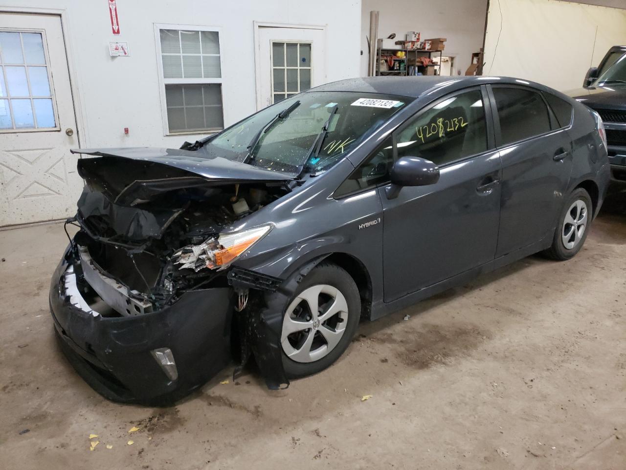 Photo 2 from auction – 2014 TOYOTA PRIUS with VIN JTDKN3DU9E1773818