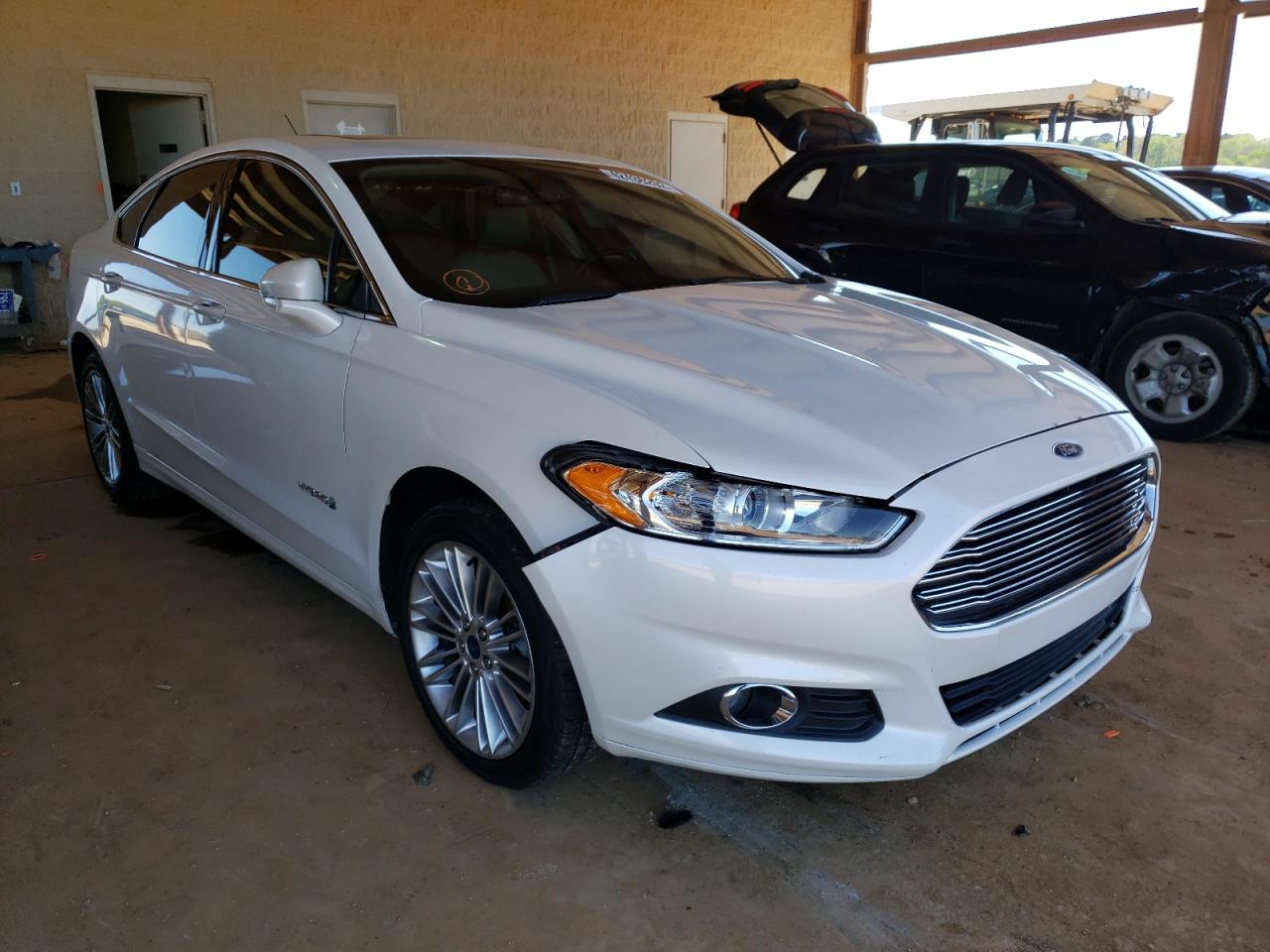 FORD FUSION SE 2014 with VIN 3FA6P0LU4ER181945 - Photo from auction