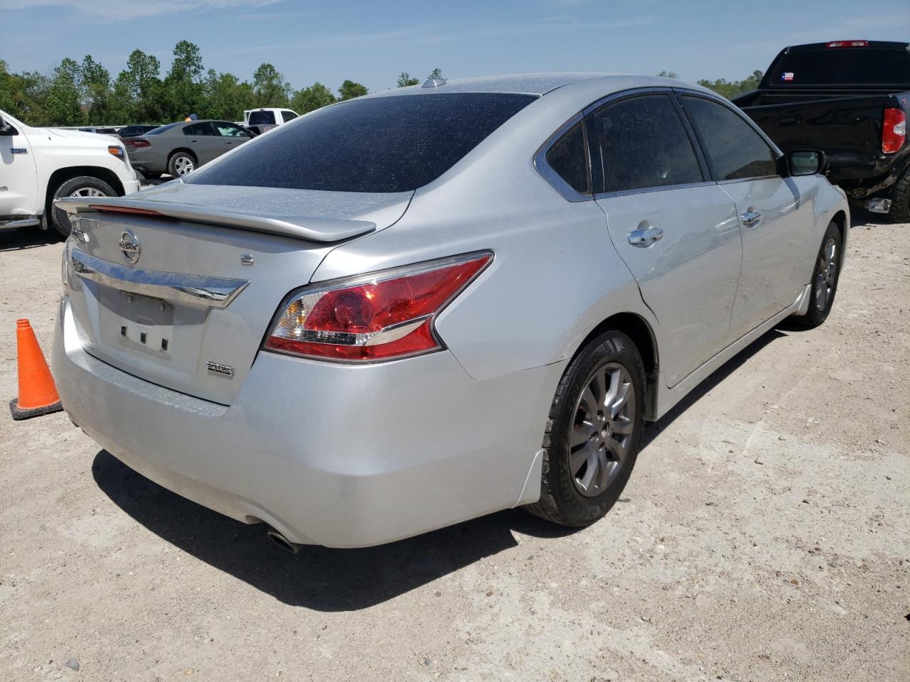 Photo 4 from auction – 2015 NISSAN ALTIMA 2.5 with VIN 1N4AL3AP7FC586931