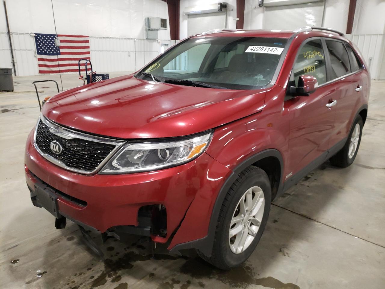 Photo 2 from auction – 2015 KIA SORENTO LX with VIN 5XYKTCA69FG559330