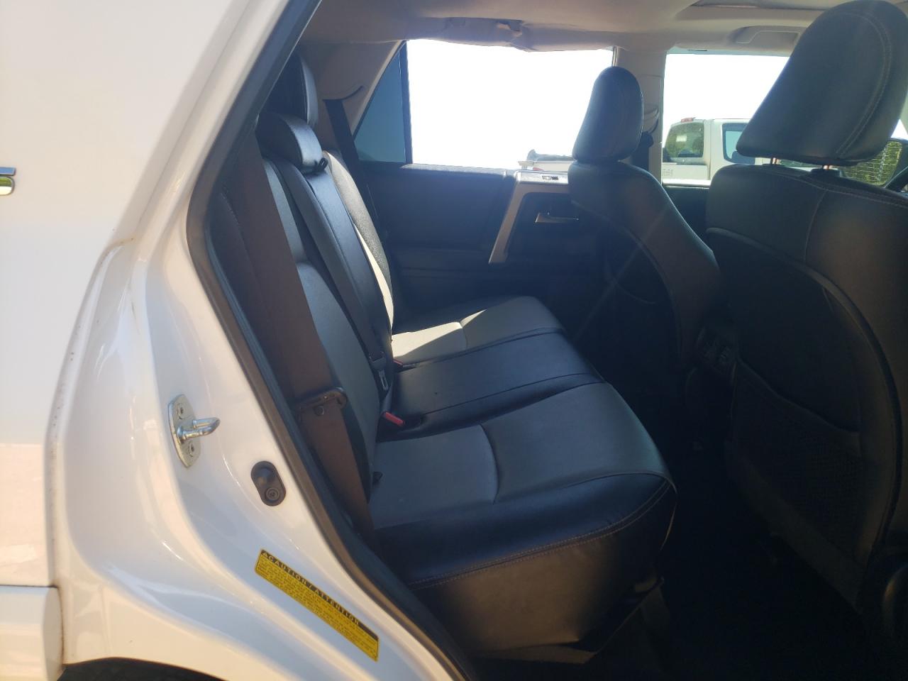 Photo 6 from auction – 2016 TOYOTA 4RUNNER SR with VIN JTEZU5JR3G5131311