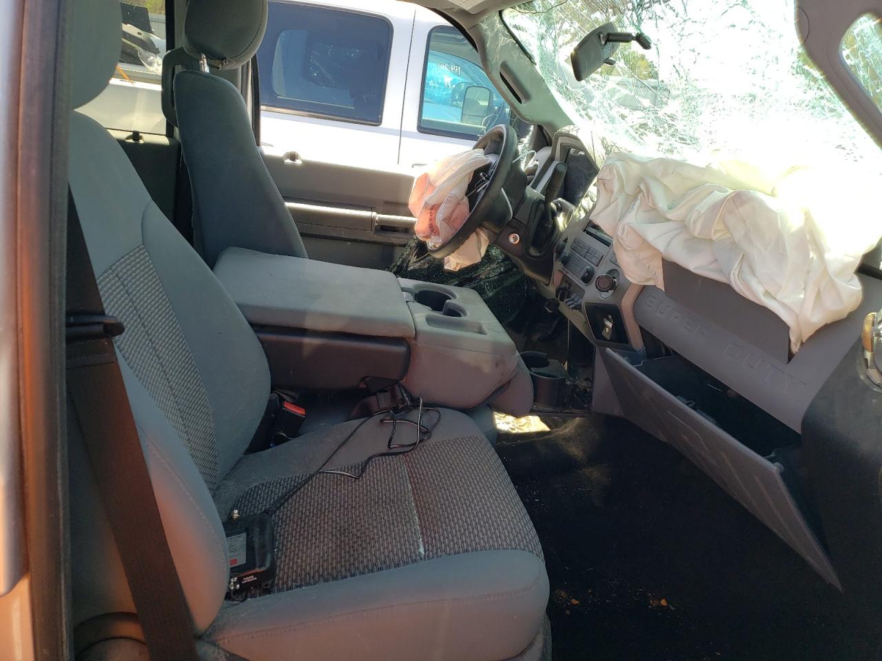 Photo 5 from auction – 2016 FORD F350 SUPER with VIN 1FT8W3BT3GEC98034