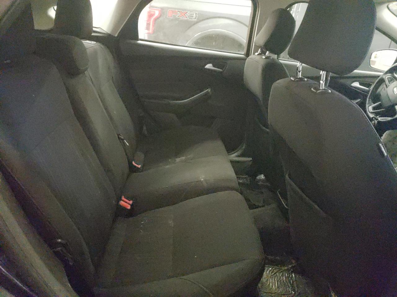 Photo 6 from auction – 2016 FORD FOCUS SE with VIN 1FADP3K27GL362015