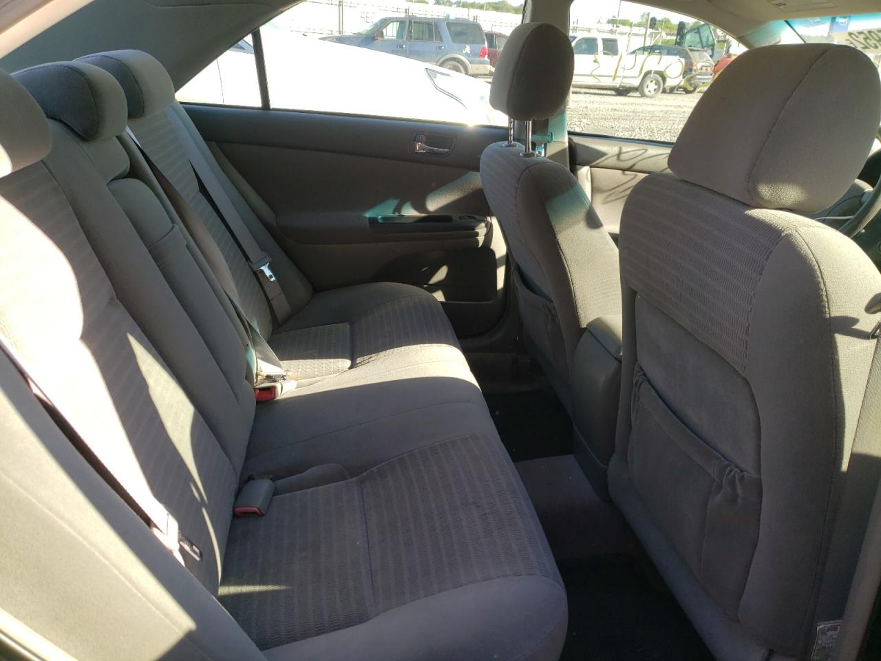 Photo 6 from auction – 2005 TOYOTA CAMRY LE with VIN 4T1BE32K85U061165