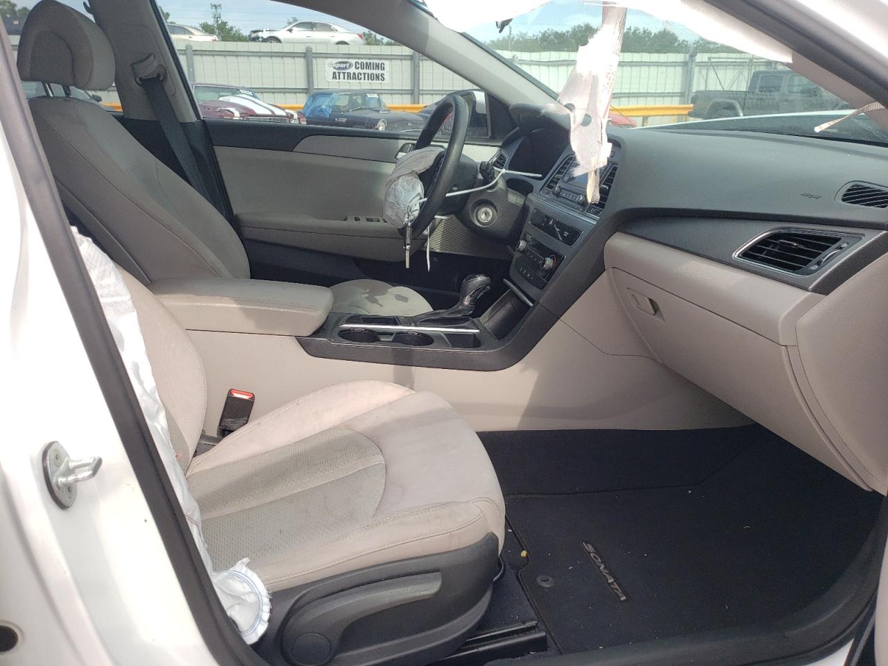 Photo 5 from auction – 2015 HYUNDAI SONATA SE with VIN 5NPE24AF6FH075145