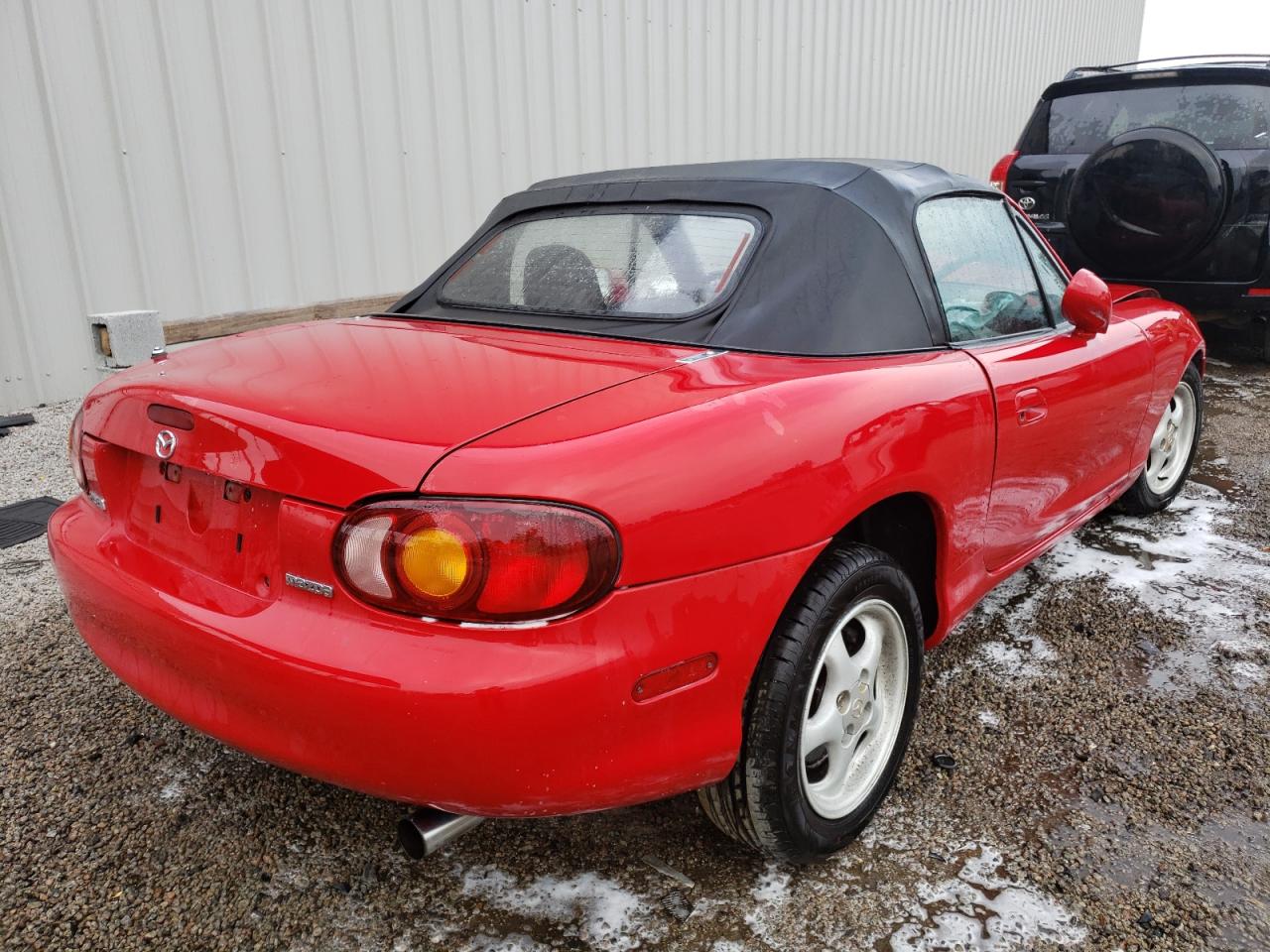 Photo 4 from auction – 1999 MAZDA MX-5 MIATA with VIN JM1NB3530X0119729