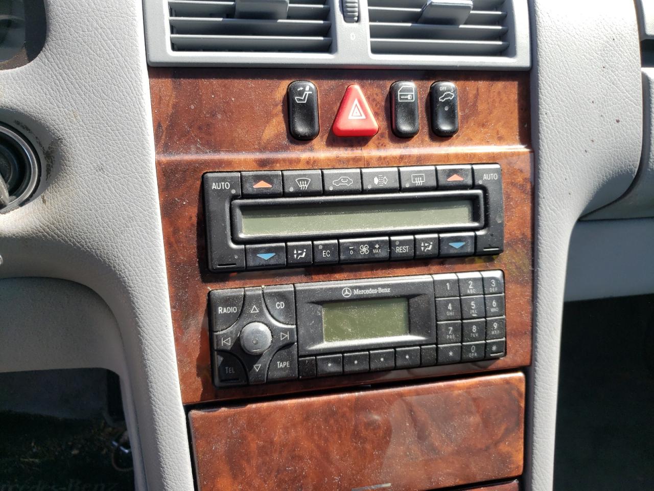 Photo 9 from auction – 2000 MERCEDES-BENZ E 320 4MAT with VIN WDBJF82G0YX028426