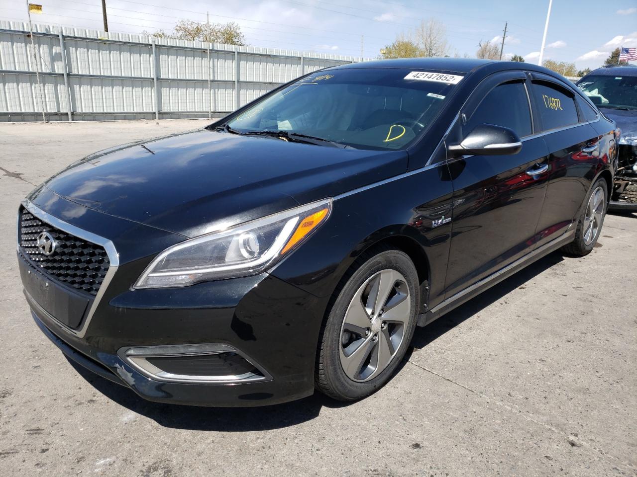 Photo 2 from auction – 2016 HYUNDAI SONATA HYB with VIN KMHE34L13GA019943