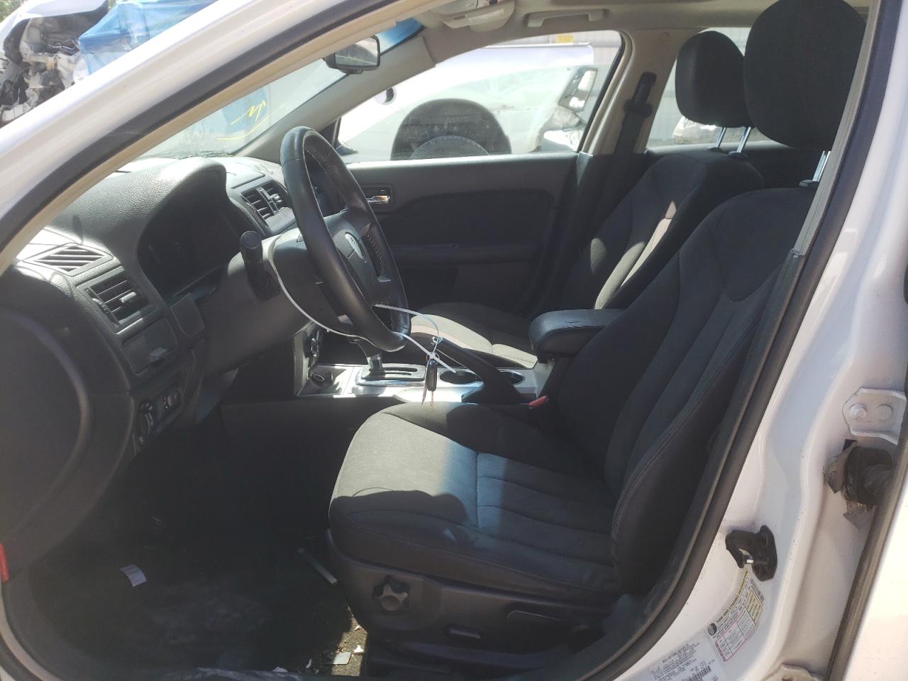 Photo 5 from auction – 2010 MERCURY MILAN with VIN 3MEHM0HA6AR633848