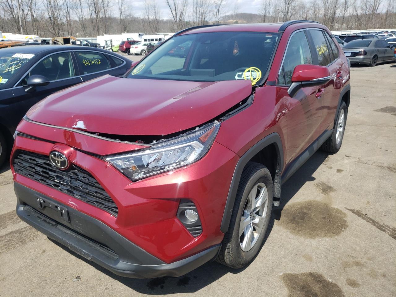 Photo 2 from auction – 2021 TOYOTA RAV4 XLE with VIN 2T3P1RFV0MW201210