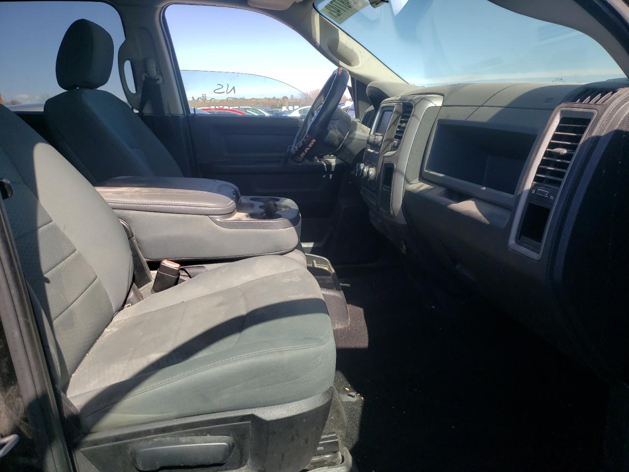 Photo 5 from auction – 2015 RAM 1500 ST with VIN 1C6RR7SM3FS579916