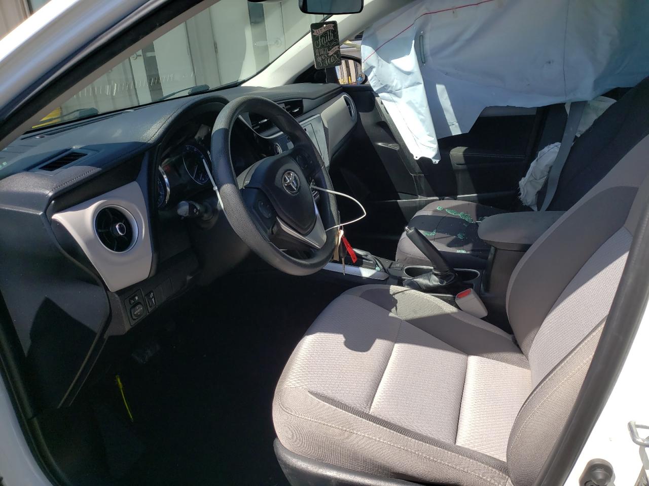 Photo 5 from auction – 2017 TOYOTA COROLLA LE with VIN 5YFBPRHE6HP735849