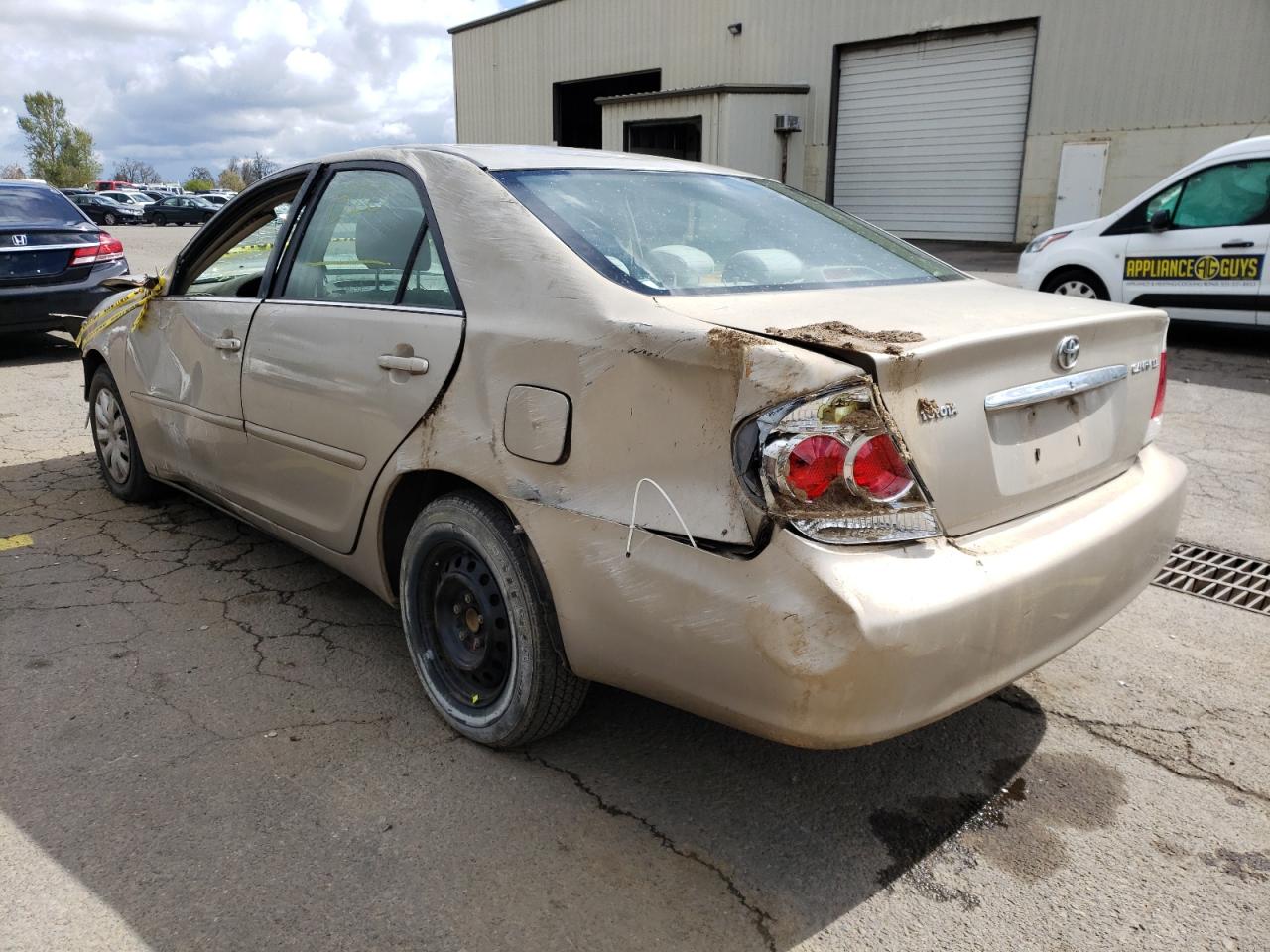 Photo 3 from auction – 2005 TOYOTA CAMRY LE with VIN 4T1BE32K55U088565