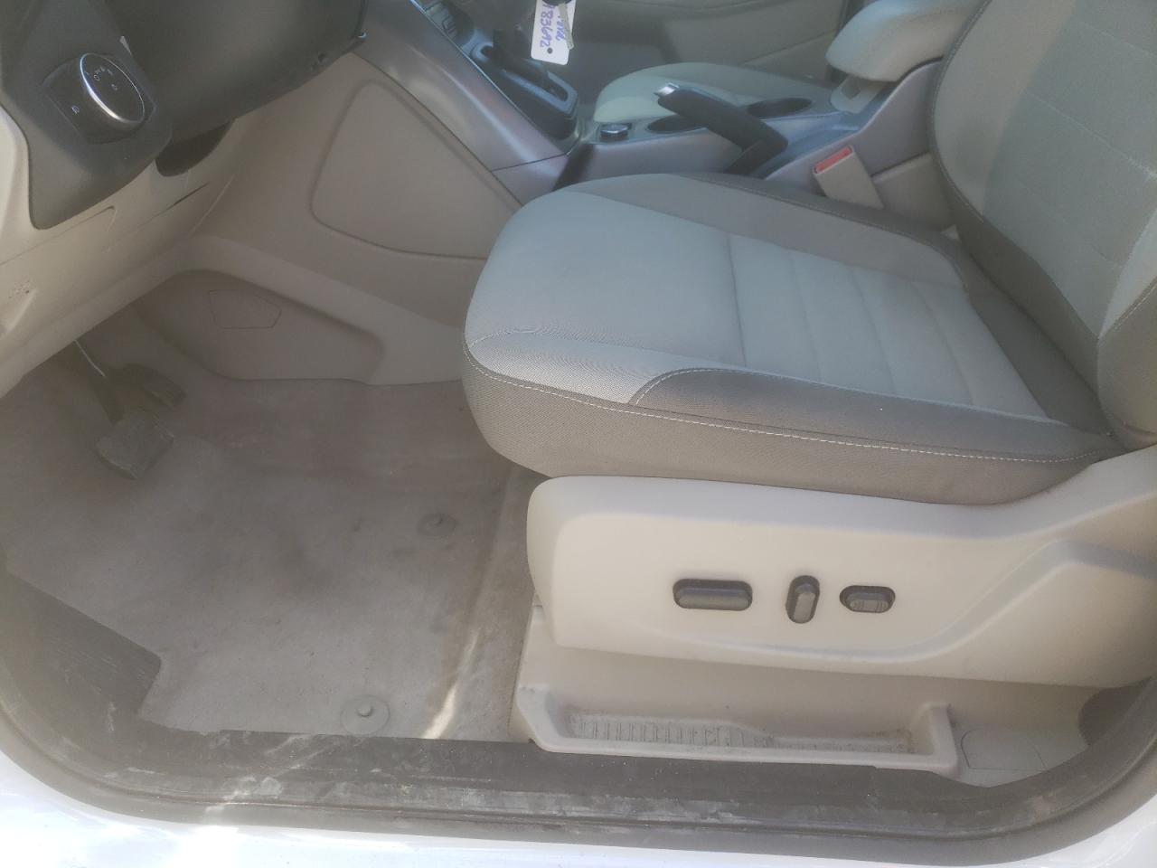 Photo 9 from auction – 2015 FORD ESCAPE SE with VIN 1FMCU0GX8FUB77994