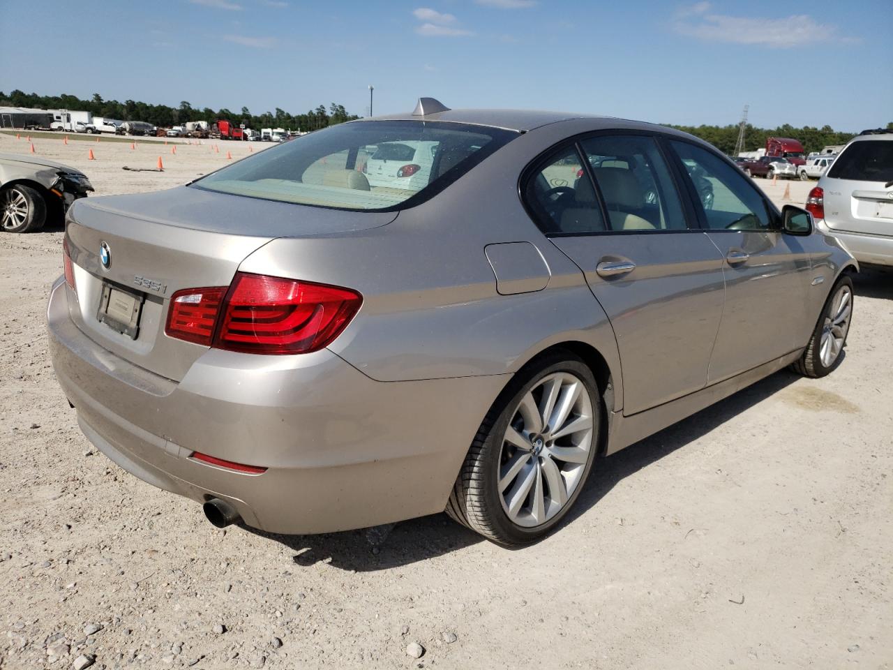 صورة رقم 4 من المزاد - 2011 BMW 535 I مع VIN WBAFR7C5XBC608865