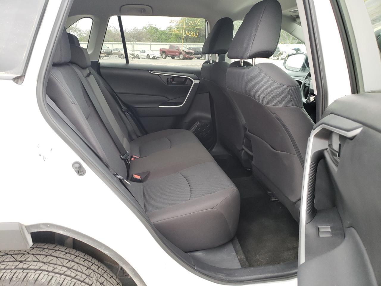 Photo 6 from auction – 2021 TOYOTA RAV4 LE with VIN 2T3F1RFV2MW185278