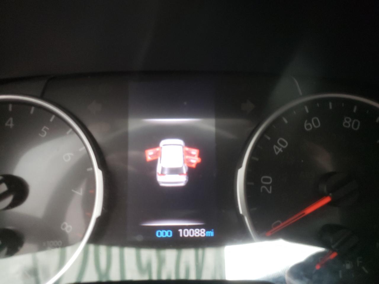 Photo 8 from auction – 2021 TOYOTA RAV4 LE with VIN JTMH1RFV5MD065979