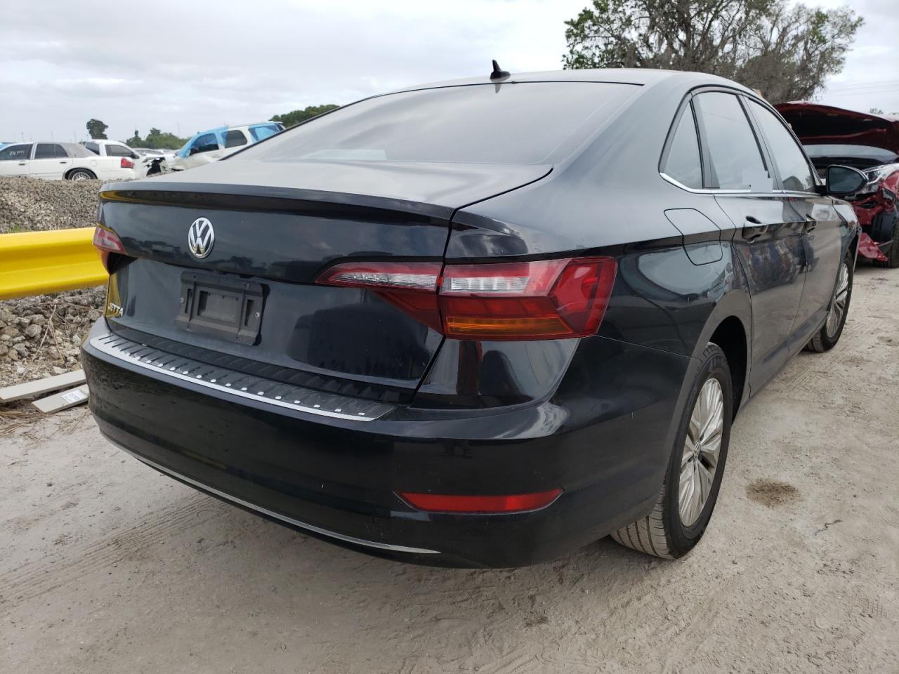 Photo 4 from auction – 2019 VOLKSWAGEN JETTA S with VIN 3VWCB7BU5KM242571