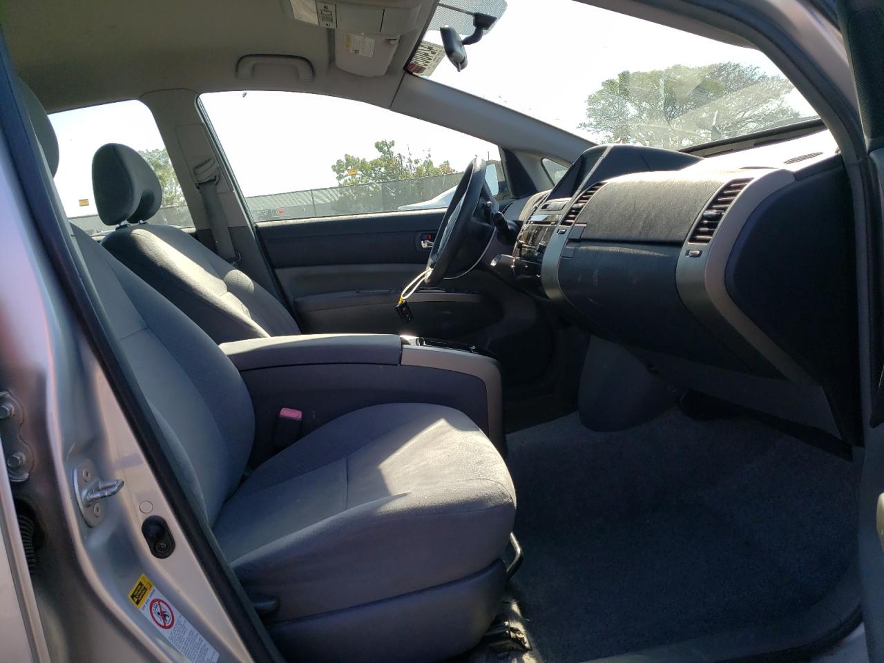 Photo 5 from auction – 2006 TOYOTA PRIUS with VIN JTDKB20U067510463