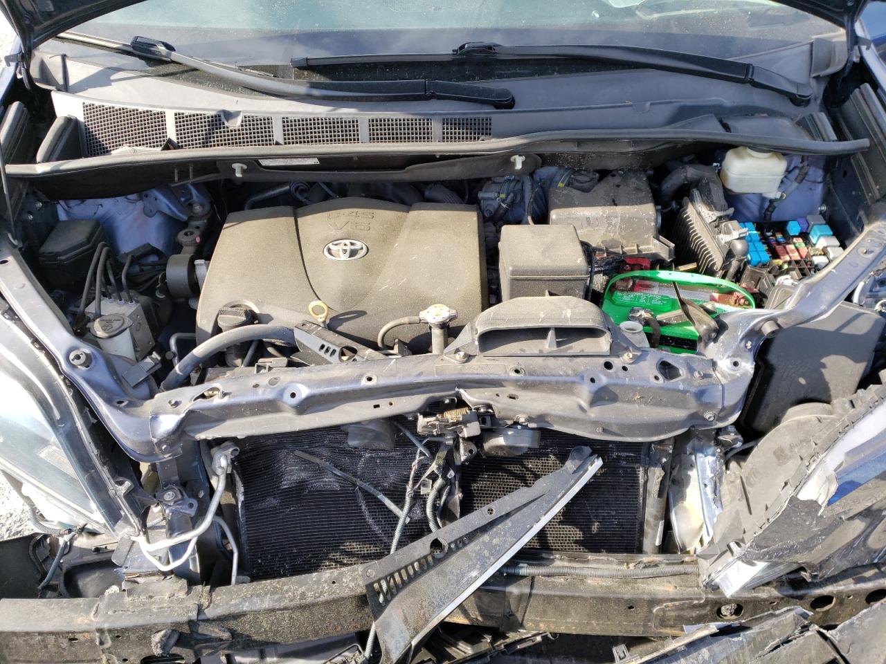 Photo 7 from auction – 2018 TOYOTA SIENNA SE with VIN 5TDXZ3DC9JS910271