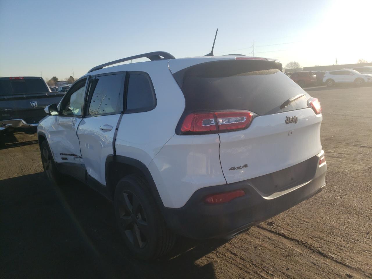 Photo 3 from auction – 2017 JEEP CHEROKEE L with VIN 1C4PJMCS3HW546302