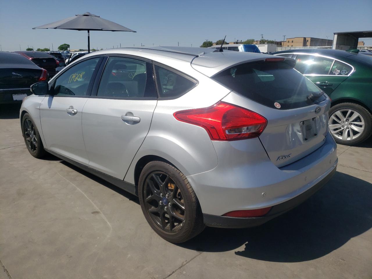 Photo 3 from auction – 2016 FORD FOCUS SE with VIN 1FADP3K27GL330004