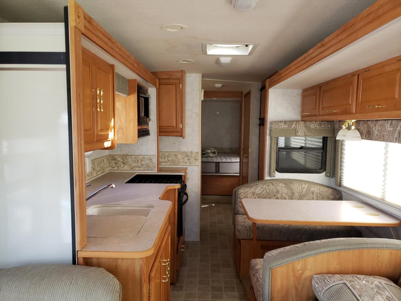 Photo 6 from auction – 2005 WINNEBAGO ALL MODELS with VIN 5B4MP67G053405824