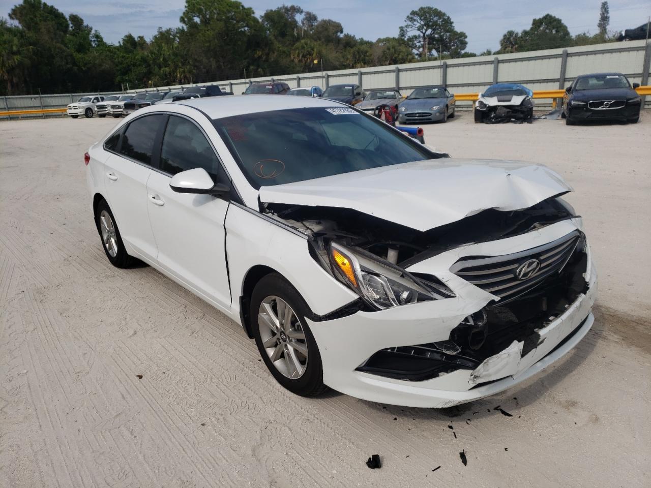 HYUNDAI SONATA SE 2015 with VIN 5NPE24AF6FH075145 - Photo from auction