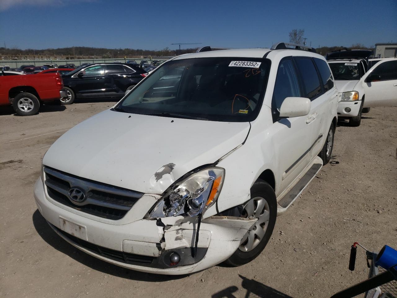 Photo 2 from auction – 2007 HYUNDAI ENTOURAGE with VIN KNDMC233776040092