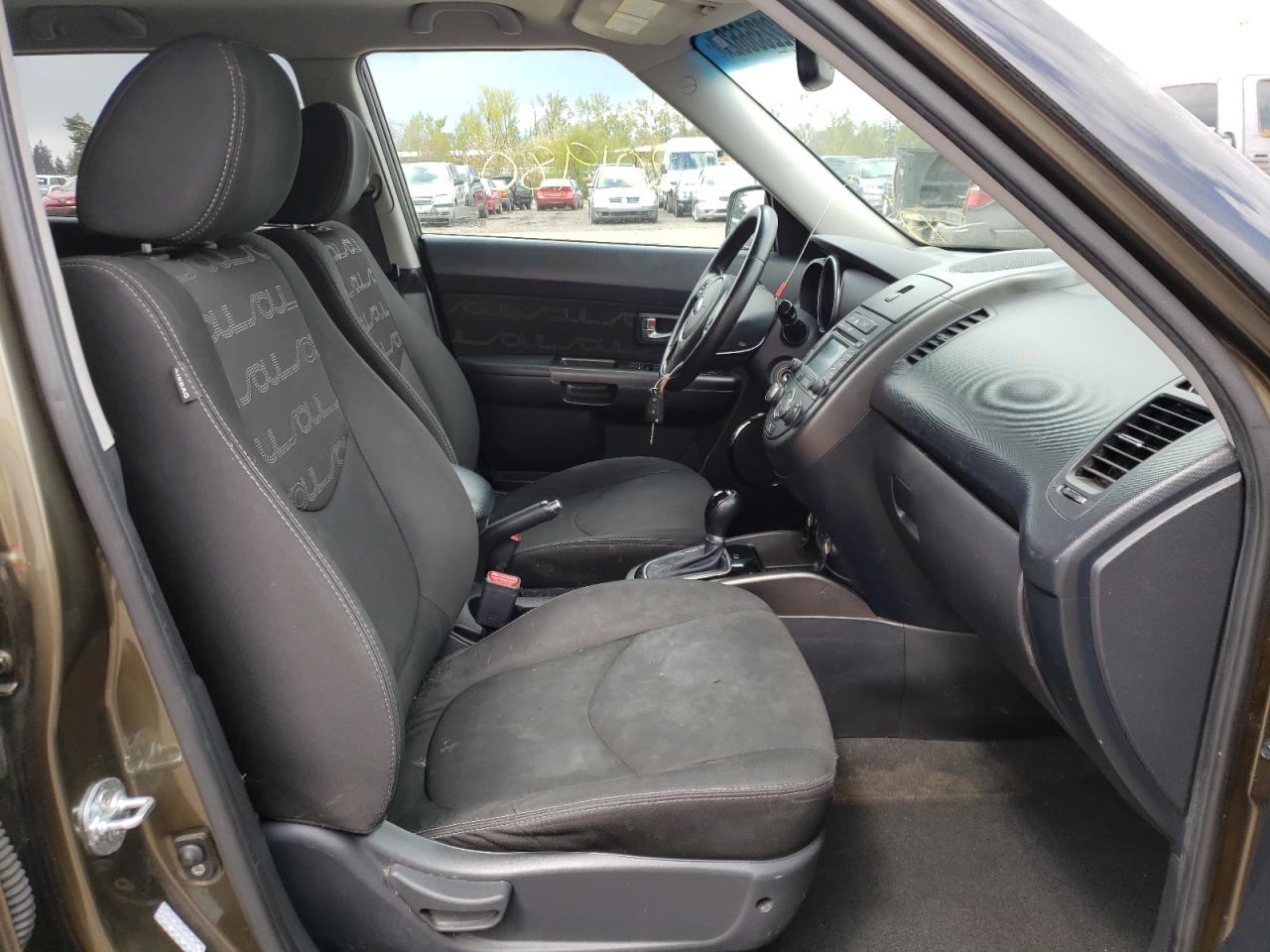 Photo 5 from auction – 2013 KIA SOUL with VIN KNDJT2A60D7493895