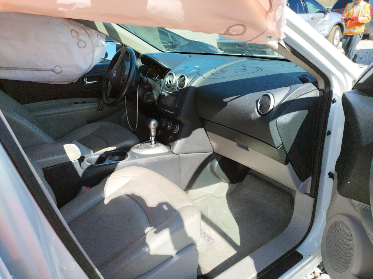 Photo 5 from auction – 2012 NISSAN ROGUE S with VIN JN8AS5MT2CW293731