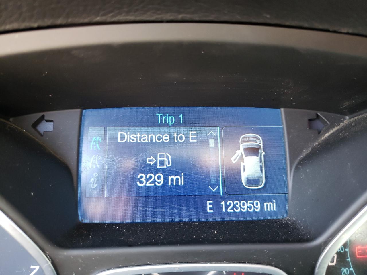 Photo 8 from auction – 2014 FORD FOCUS SE with VIN 1FADP3K25EL151330