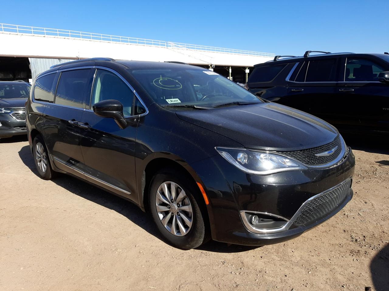 CHRYSLER PACIFICA T 2019 with VIN 2C4RC1BG3KR597149 - Photo from auction