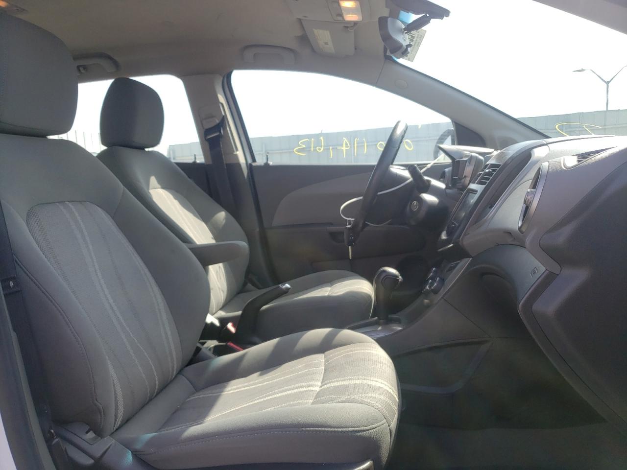 Photo 5 from auction – 2014 CHEVROLET SONIC LT with VIN 1G1JC6SG5E4132608
