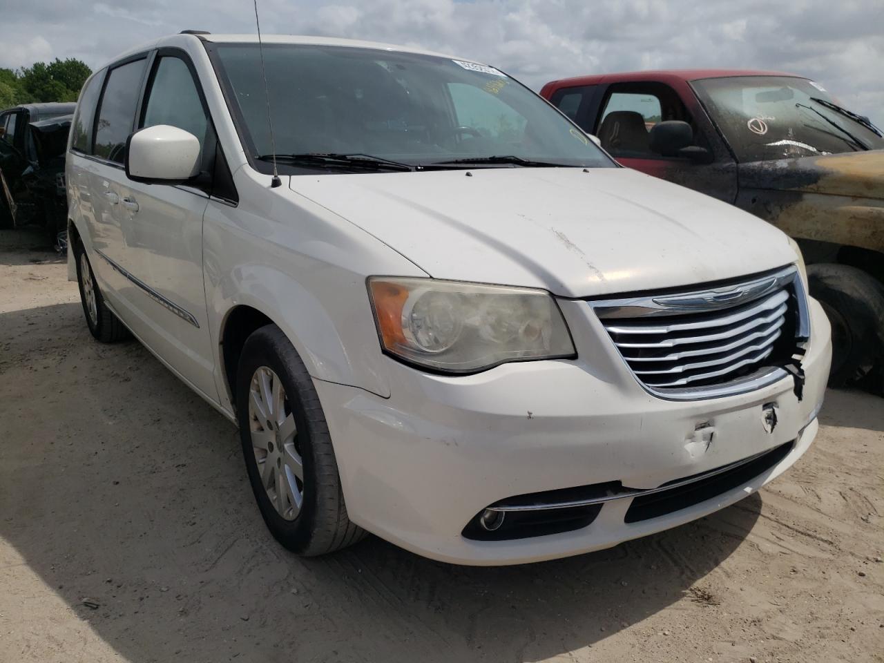 CHRYSLER TOWN & COU 2013 with VIN 2C4RC1BG3DR706387 - Photo from auction