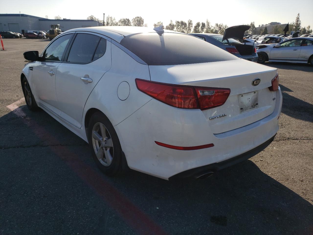 Photo 3 from auction – 2015 KIA OPTIMA LX with VIN KNAGM4A79F5574787