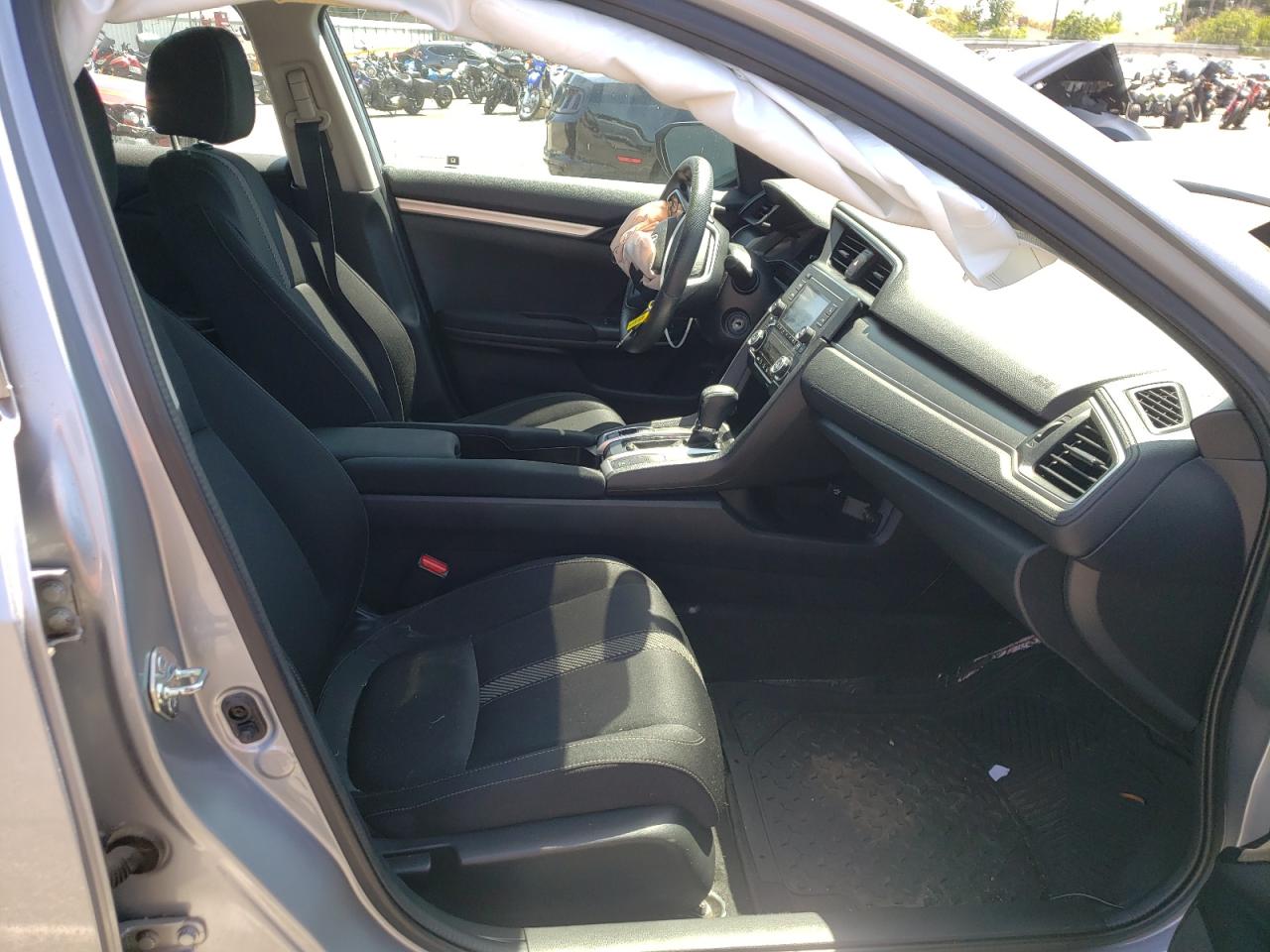 Photo 5 from auction – 2017 HONDA CIVIC LX with VIN 2HGFC2F5XHH511451