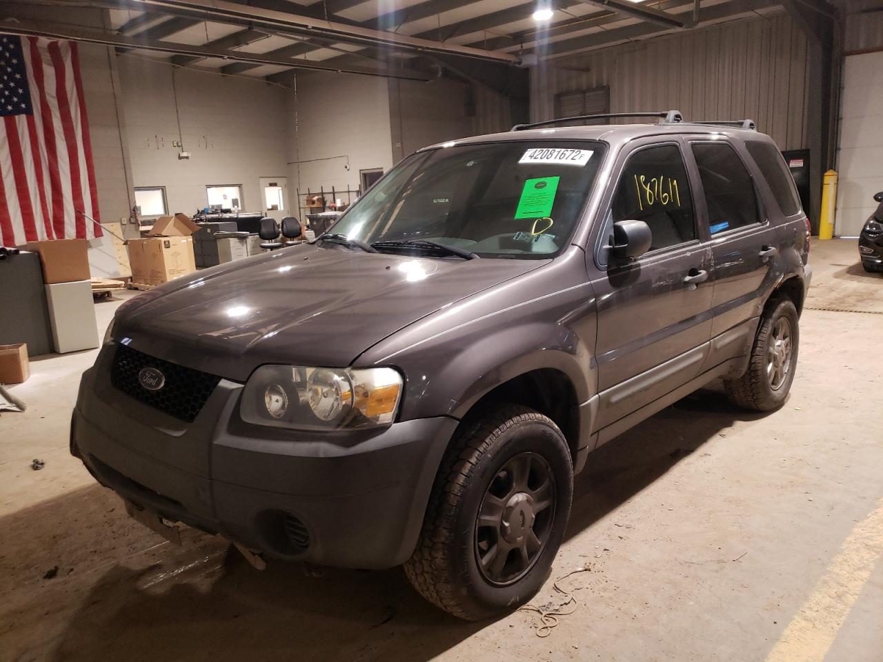 Photo 2 from auction – 2005 FORD ESCAPE XLS with VIN 1FMYU92Z25KD76195