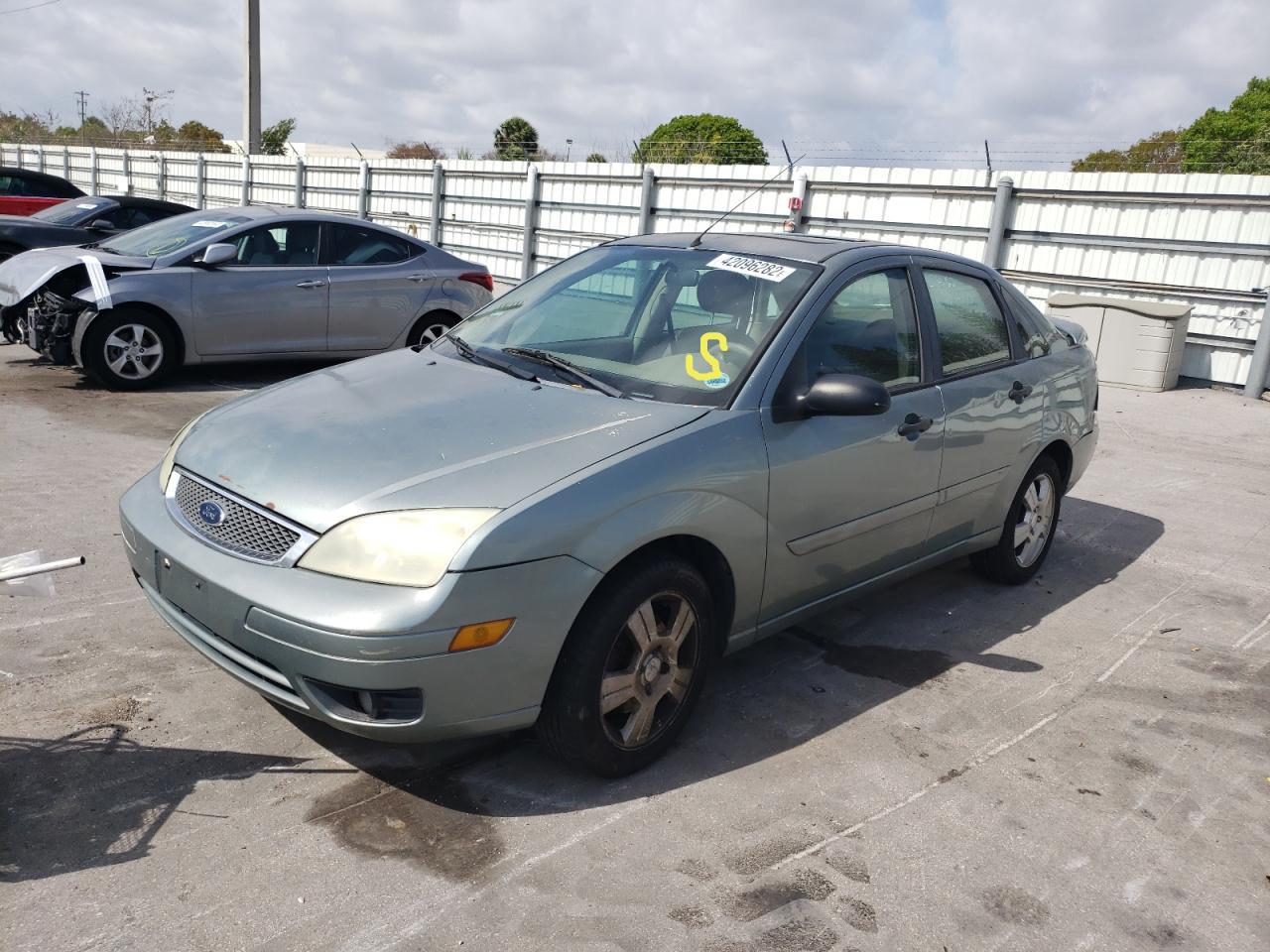 Photo 2 from auction – 2005 FORD FOCUS ZX4 with VIN 1FAFP34N25W187300