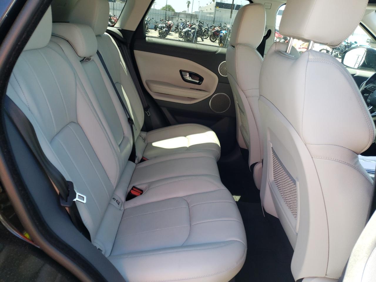 Photo 6 from auction – 2017 LAND ROVER RANGE ROVE with VIN SALVP2BG7HH232219