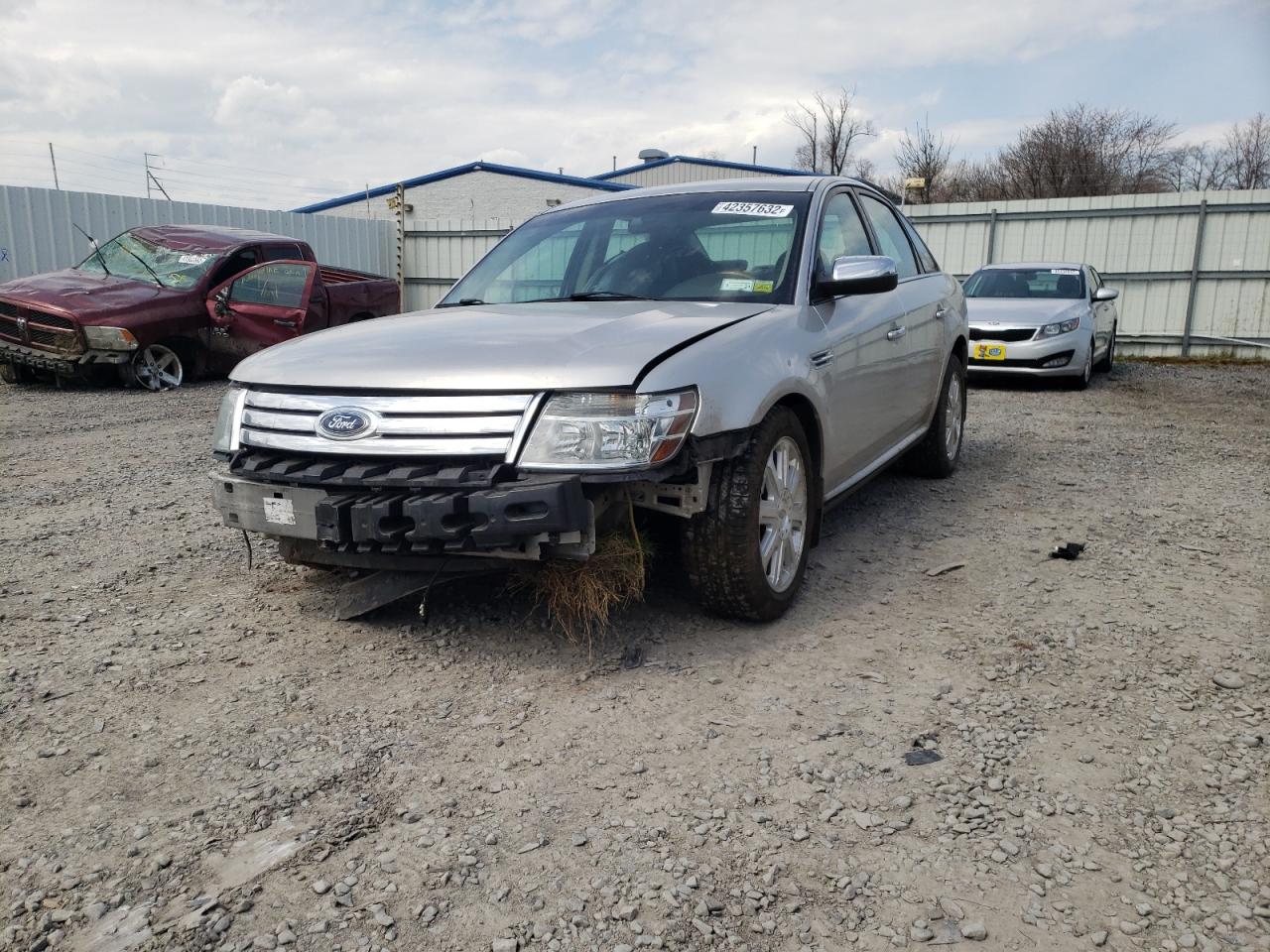 Photo 2 from auction – 2008 FORD TAURUS LIM with VIN 1FAHP28W98G158395