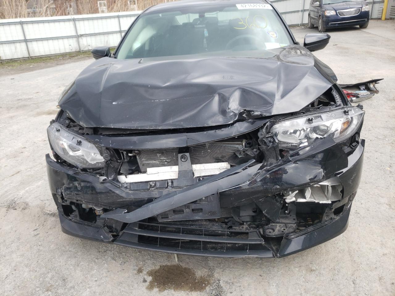 Photo 9 from auction – 2017 HONDA CIVIC LX with VIN 19XFC2F58HE228590