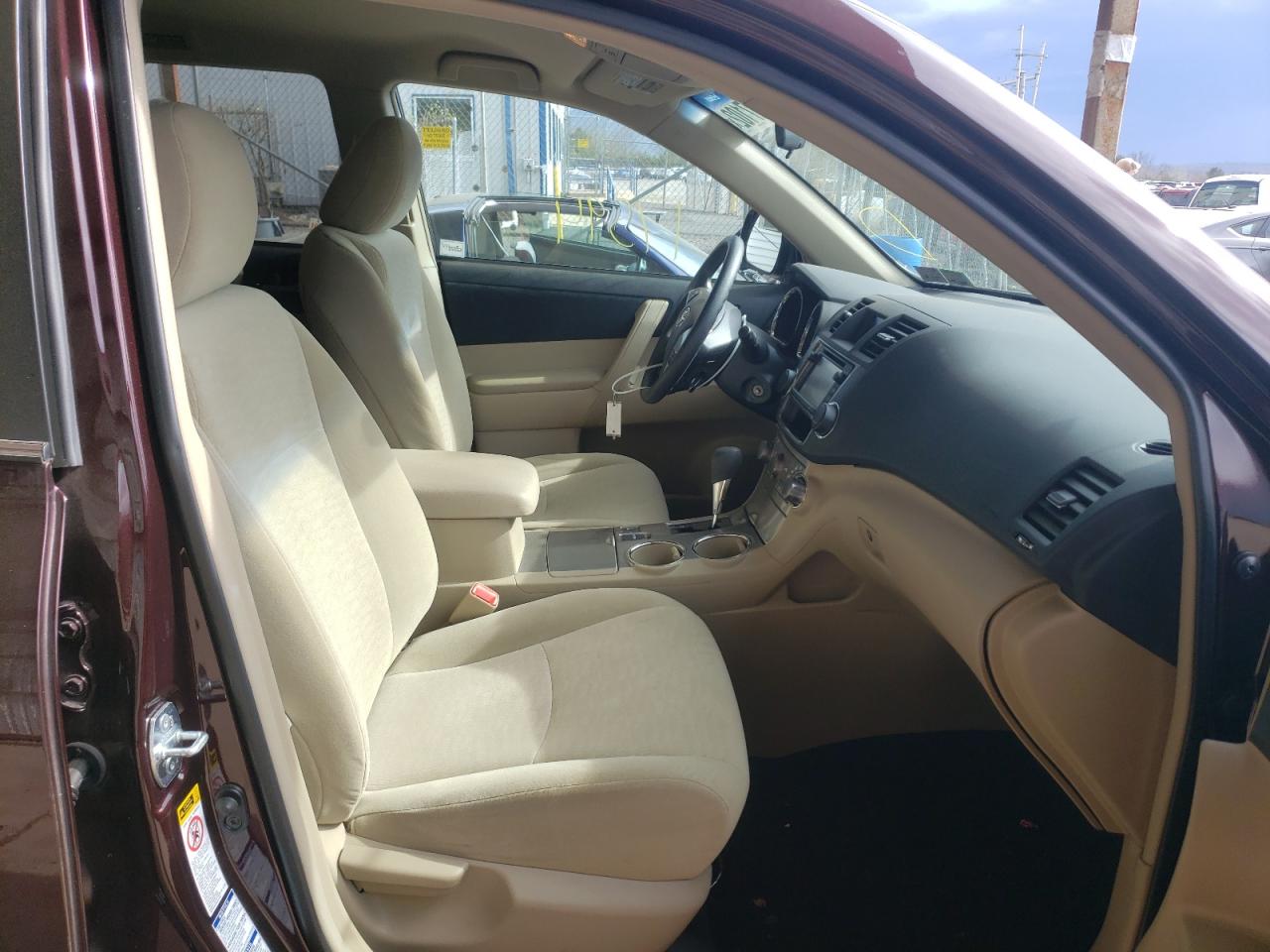 Photo 5 from auction – 2013 TOYOTA HIGHLANDER with VIN 5TDBK3EH5DS267592