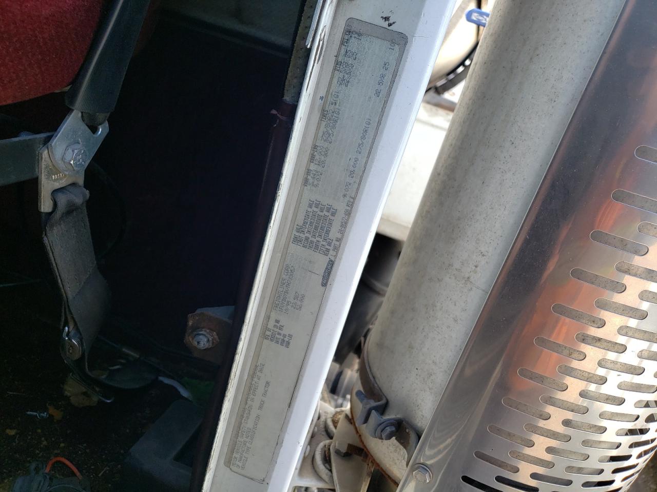 Photo 10 from auction – 1996 FREIGHTLINER CONVENTION with VIN 1FUYDSYB0TH733057