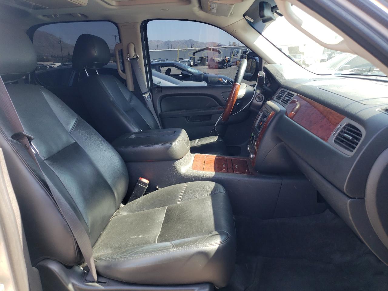 Photo 5 from auction – 2011 CHEVROLET TAHOE C150 with VIN 1GNSCCE05BR306191
